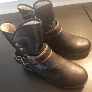 Beacon CANYON Black side zip casual boot size 8W